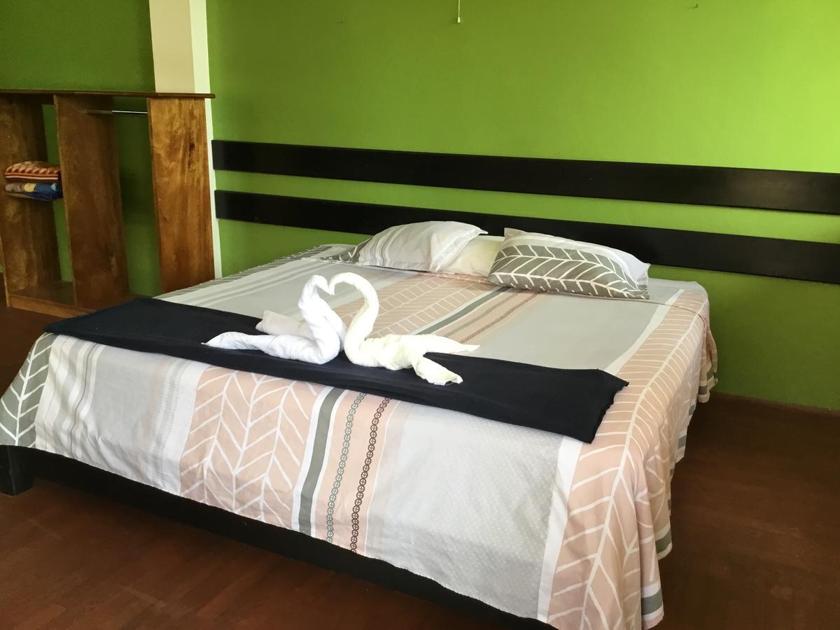 Tambopata Hostel Puerto Maldonado Bagian luar foto